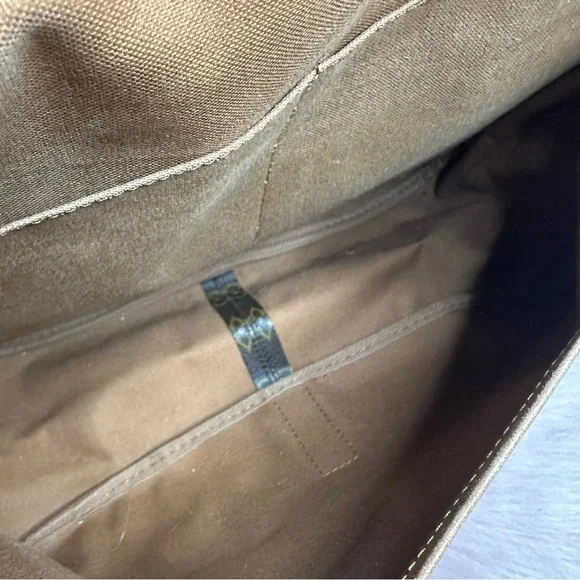 Louis Vuitton Saumur 35 Monogram Crossbody Messenger Bag - Picture 13 of 16